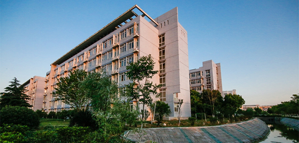 安徽電子信息職業(yè)技術學院 - 最美大學