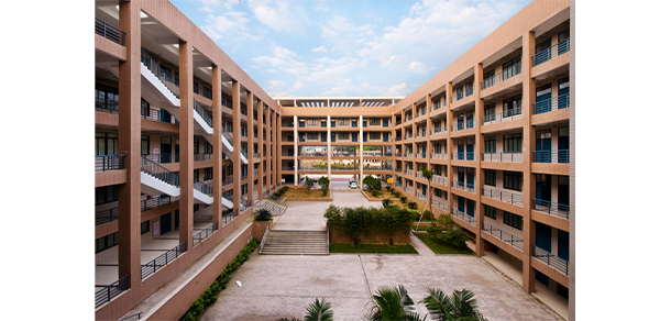 福建商學院