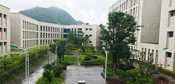 黔南民族醫(yī)學(xué)高等?？茖W(xué)校 - 最美大學(xué)